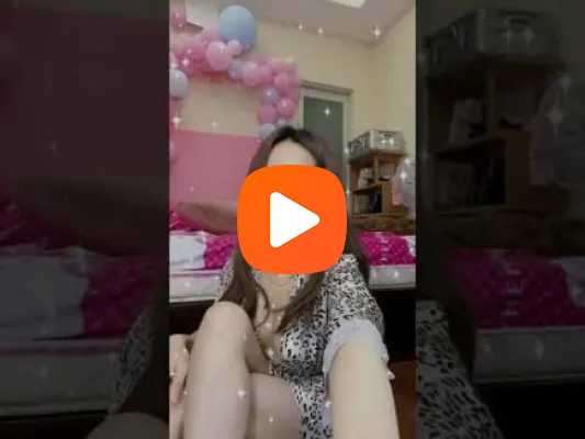 Clip Bé sugar baby bướm hồng hào dâm dục trong bộ đồ lưới