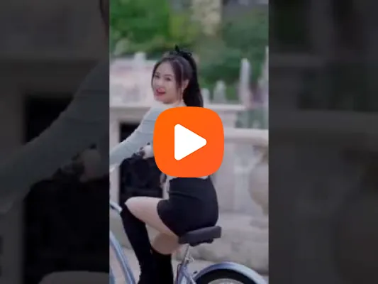 Clip Đang cưỡi ngựa thì bạn em gọi điện thoại