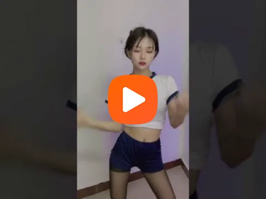 Clip Hai em teen trưa nắng giải nhiệt trong nhà nghỉ