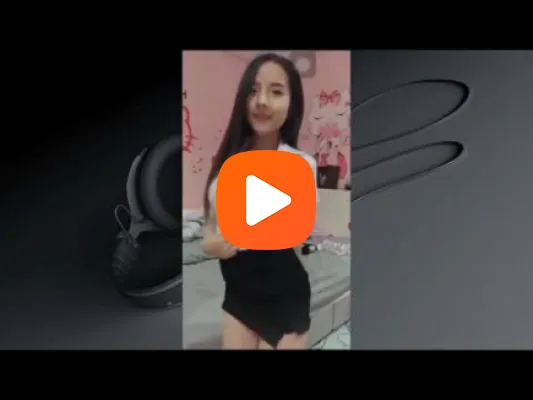 Clip Chơi em nữ sinh trong phòng chiếu phim không bao xuất tinh vào miệng