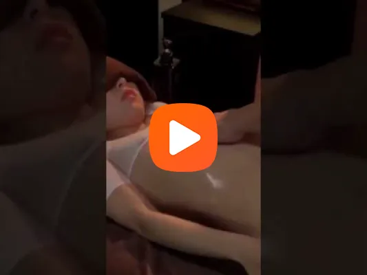 Clip Massage xong chịch tập thể vợ bạn