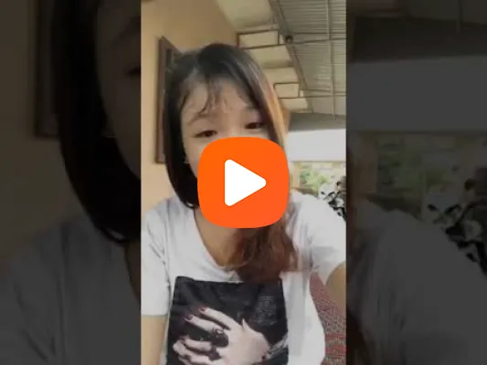 Clip Clip sex em gái Việt thủ dâm bằng 2 quả dưa leo