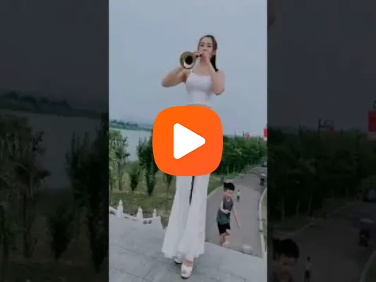 Clip Em cắt tỉa lông gọn gàng đón anh mà anh còn quay phim em đăng lên mạng