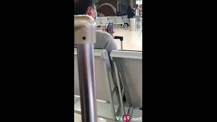 Trong lúc chờ đợi máy bay người vợ mở video call cho chồng