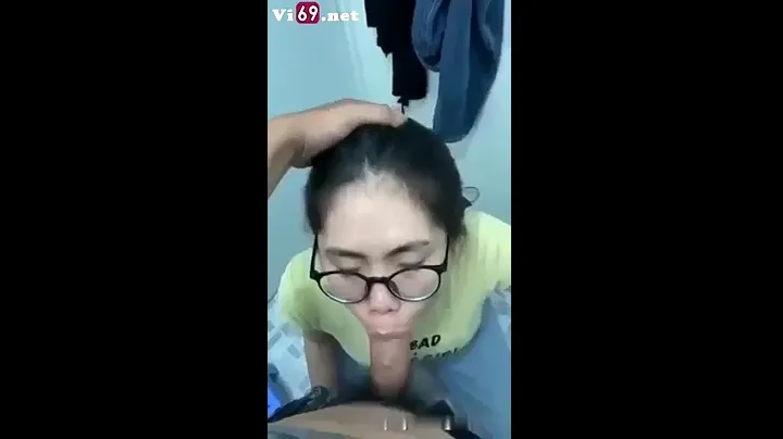 Cô gái sinh viên năm thứ 3 đại học Văn Lang (VLU) lộ clip