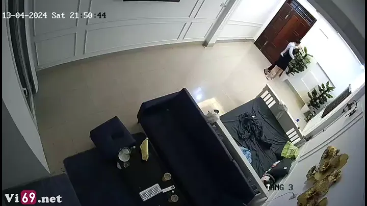 Vợ chồng bác sĩ trẻ bị hack camera