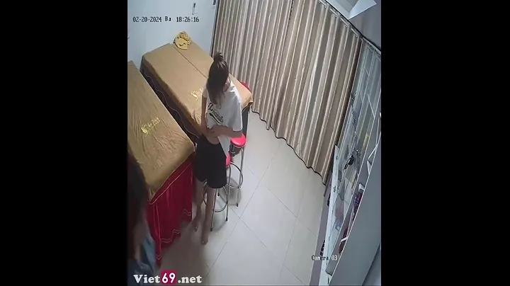 Hack camera em gái được chồng cho tiền đi spa triệt lông bướm