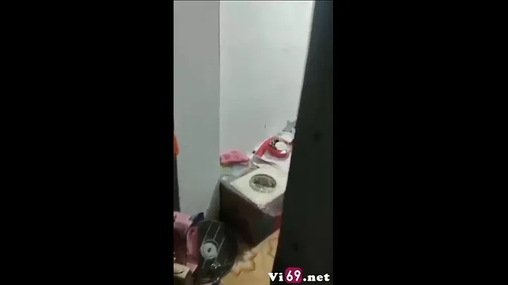Lén đưa người yêu về phòng trọ thì bị quay lén