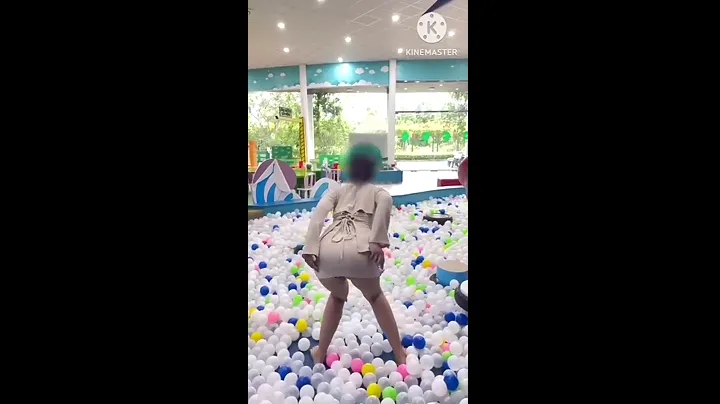 Mỹ Hạnh 2k dạo chơi trong nhà bóng - Myhanh2k