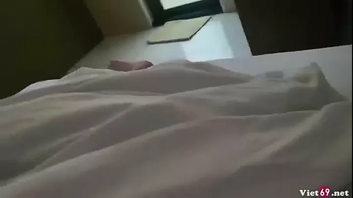 Đưa bé tiểu thư 98 đi ăn và cái kết xuất tinh trong bướm non